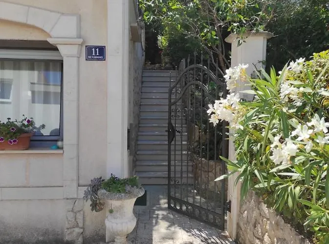 Caroline Τρογκίρ